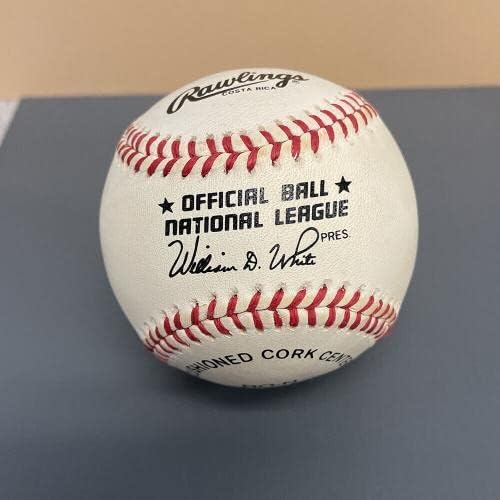 Phil Linz Yankees, B & E Hologram İmzalı Beyzbol Toplarıyla ONL Beyzbol Otomobilini İmzaladı